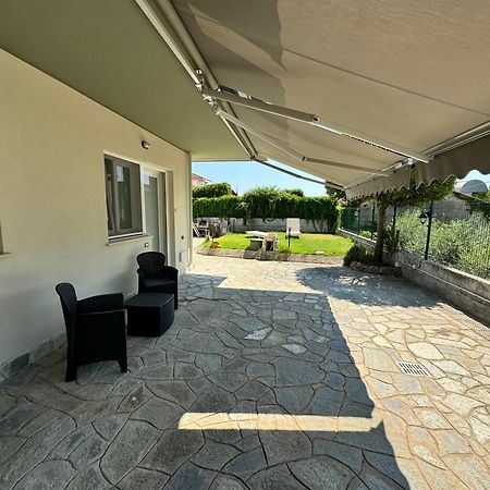 L'11 Affittacamere Borghetto Santo Spirito Exterior foto
